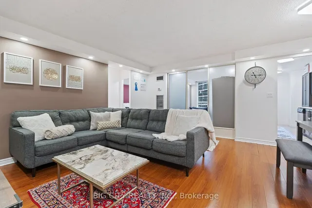 Additional image 25 of 633 Bay St Unit 721