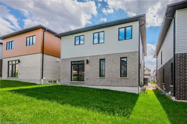 Additional image 24 of 14 Carina St