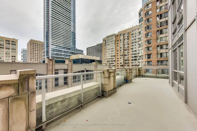 Additional image 33 of 761 Bay St Unit 304