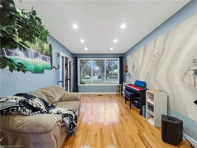 Additional image 3 of 84 Scenic Wood Cres