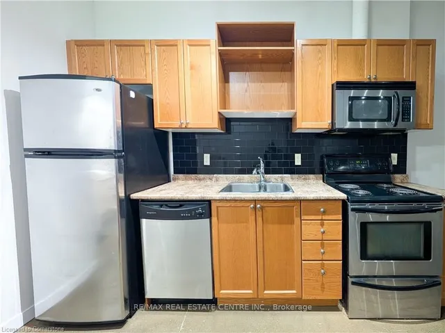 Additional image 21 of 404 King St Unit 316
