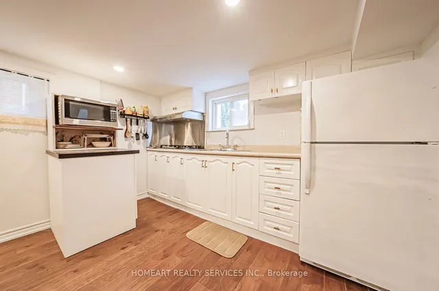 Additional image 32 of 56 Parker Ave