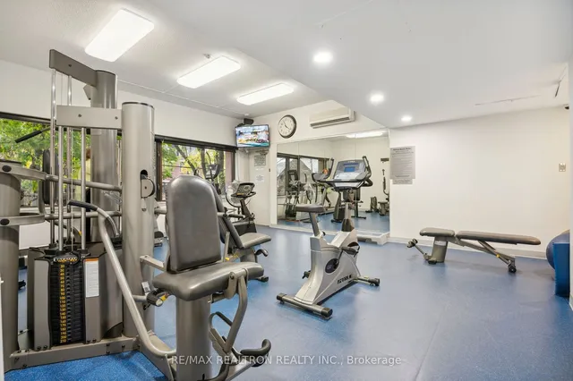 Additional image 21 of 449 Walmer Rd Unit 401