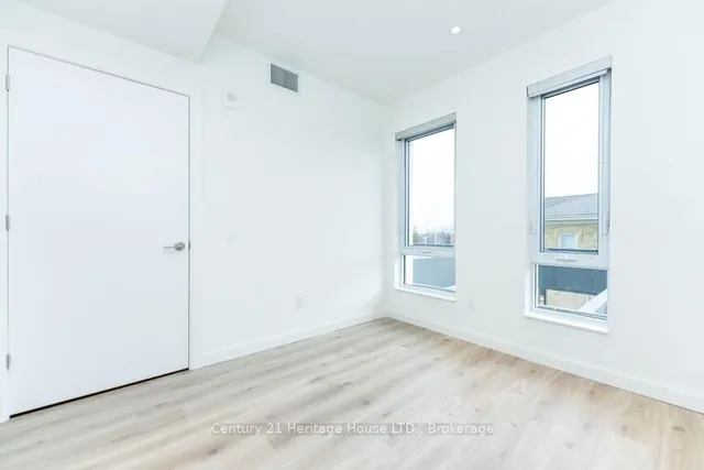 Additional image 16 of 741 King St Unit 301