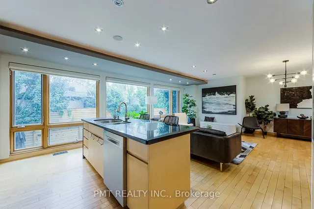 Additional image 20 of 19 Clarendon Ave