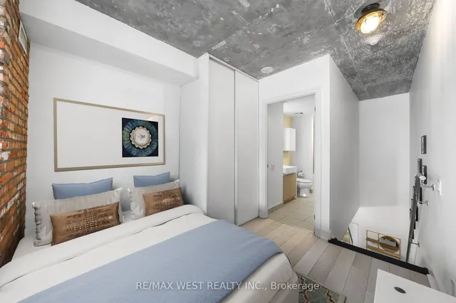 Additional image 25 of 5 Hanna Ave Unit 429