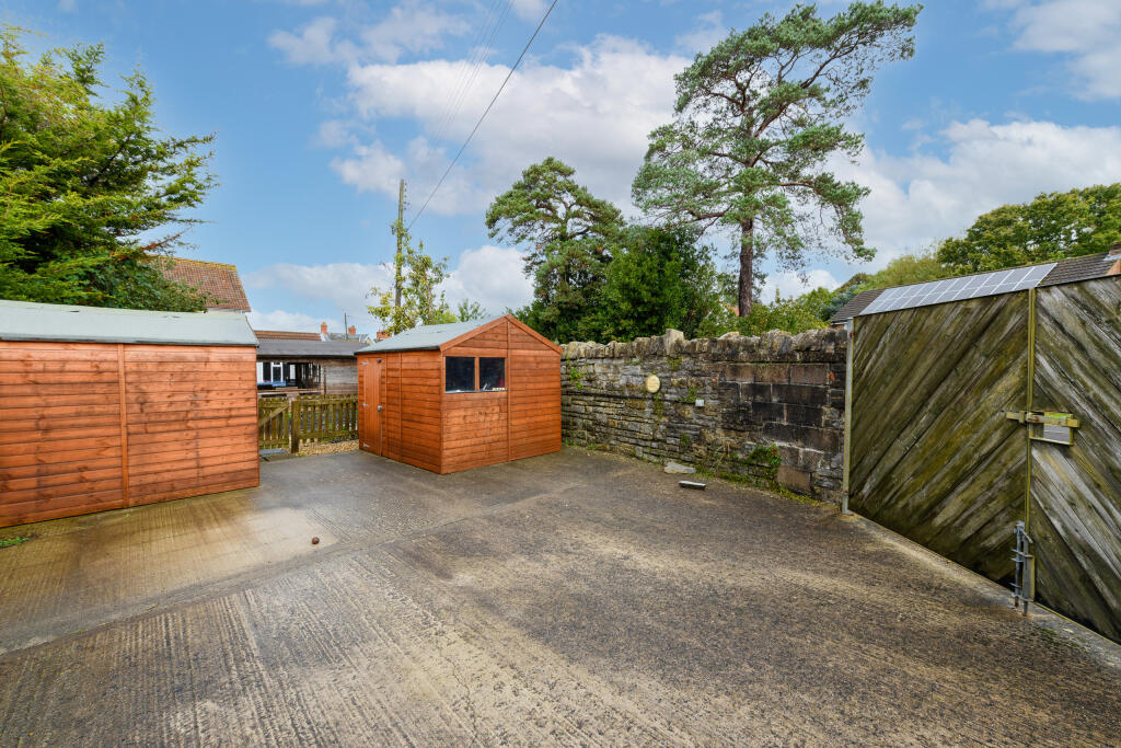 Additional image 22 of Wraxhill Road, Street