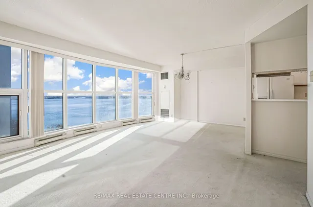 Additional image 7 of 99 Harbour Sq Unit 1702
