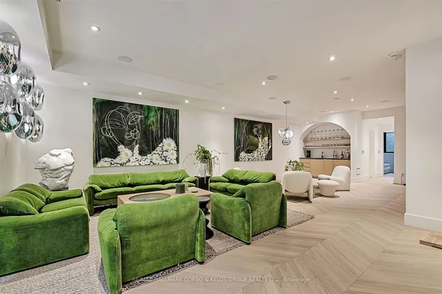 Additional image 24 of 63 Pears Ave