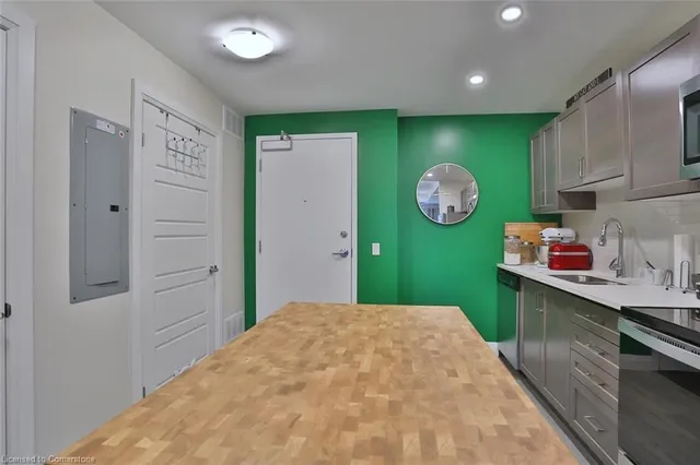 Additional image 10 of 5 Wake Robin Dr Unit 118