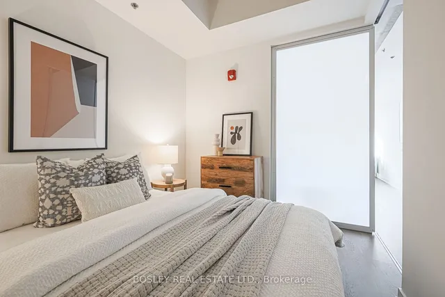 Additional image 15 of 41 Ossington Ave Unit 204