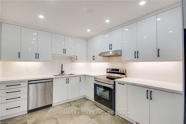 Additional image 3 of 813 Fairway Cres