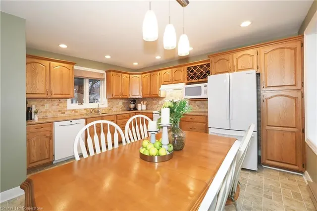 Additional image 21 of 69 Woodward Ave