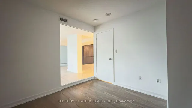 Additional image 35 of 10 Capreol Crt Unit 922