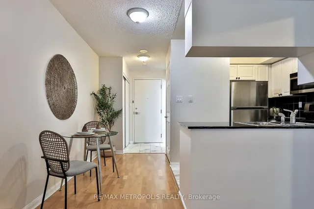 Additional image 13 of 230 Queens Quay Unit 820