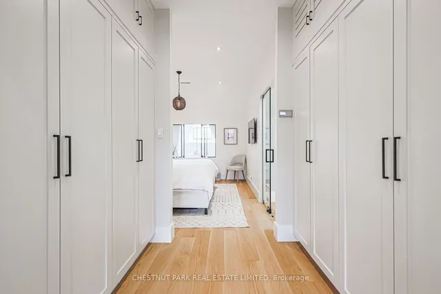 Additional image 20 of 186 Macpherson Ave