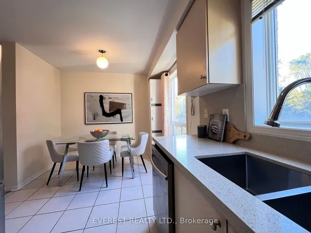 Additional image 18 of 106 Conn Smythe Dr