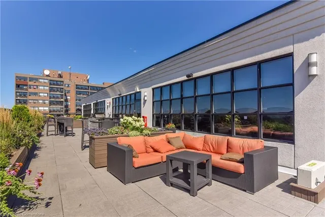 Additional image 46 of 112 Benton St Unit 604