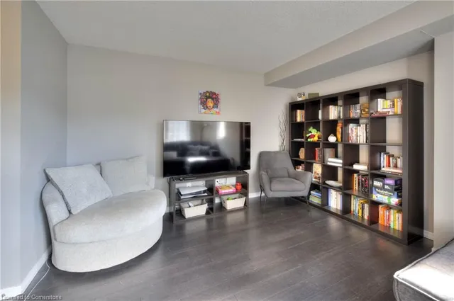 Additional image 12 of 931 Glasgow St Unit 2C