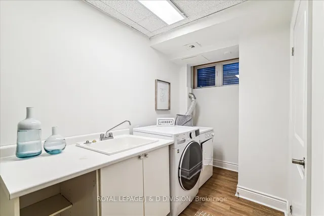 Additional image 36 of 365B Roehampton Ave