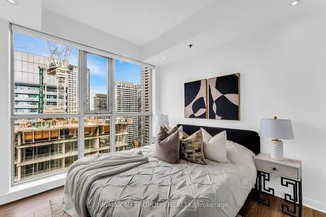Additional image 23 of 375 King St Unit 3009