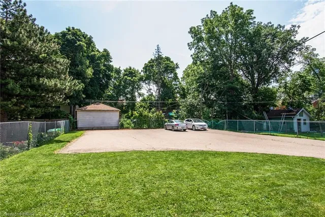 Additional image 5 of 109 College St