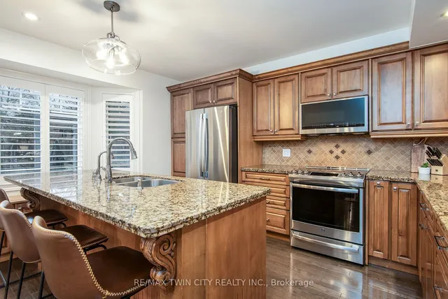 Additional image 10 of 33 Woodview Cres