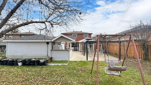 Additional image 33 of 24 Avening Dr