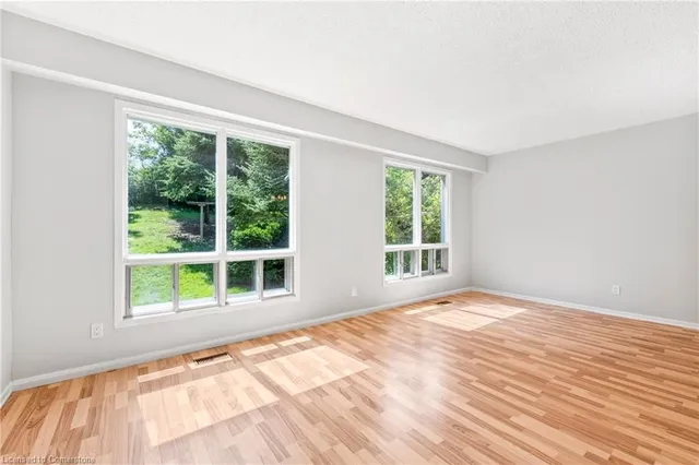 Additional image 18 of 104 Shadeland Cres