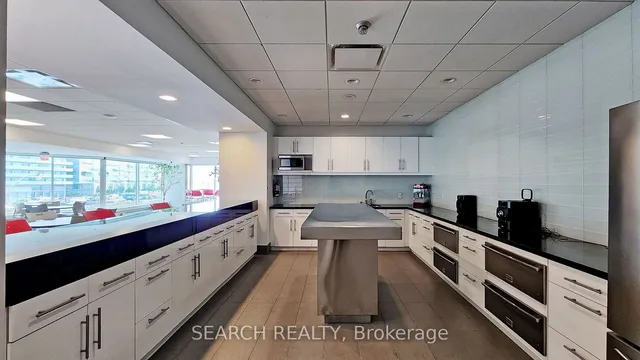 Additional image 35 of 10 Yonge St Unit 413