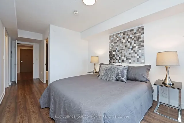 Additional image 30 of 225 Village Green Sq Unit 607