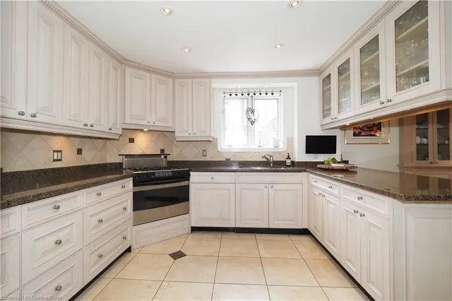 Additional image 10 of 718 Rockway Dr