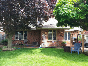 Additional image 2 of 1135 Iroquois Crescent