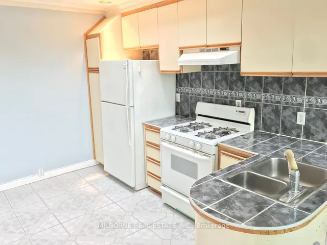 Additional image 13 of 123 Perth Ave