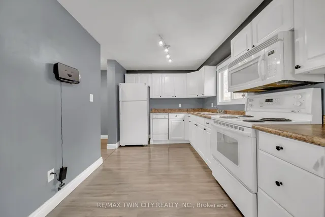 Additional image 7 of 648 Doon Village Rd Unit 10