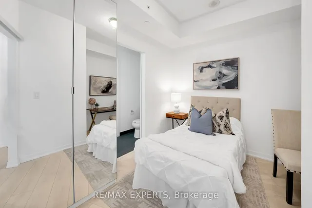 Additional image 8 of 51 East Liberty St Unit 2207