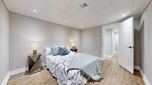 Additional image 39 of 120 Harlandale Ave