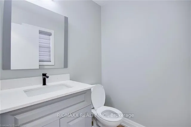 Additional image 8 of 813 Fairway Cres