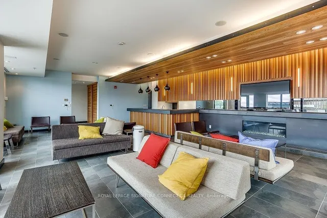 Additional image 32 of 8 Dovercourt Rd Unit 802