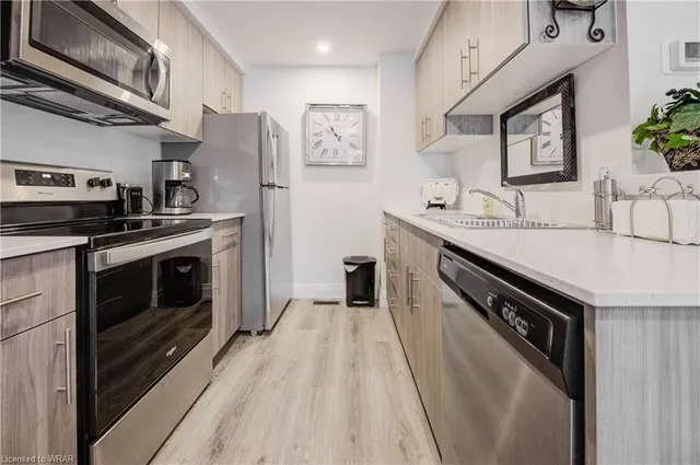 Additional image 8 of 600 Victoria St Unit 9