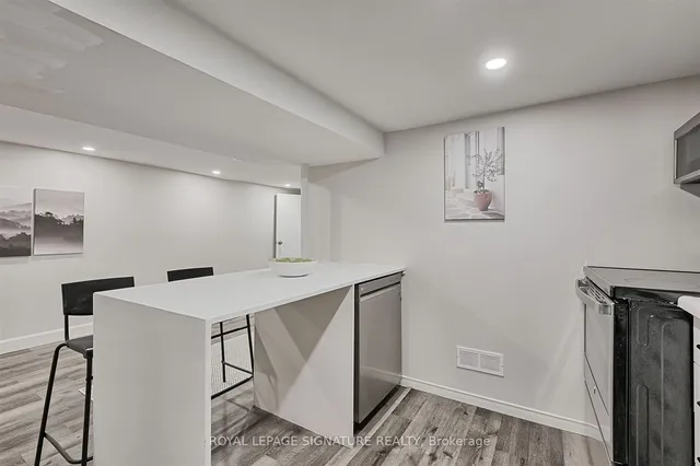 Additional image 31 of 58 Livingstone Ave