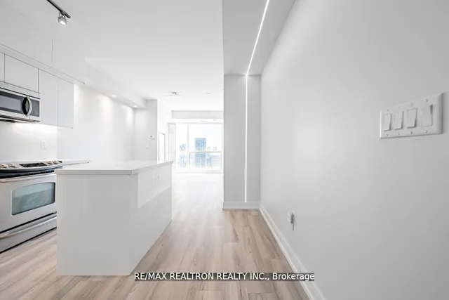 Additional image 24 of 386 Yonge St Unit 4909