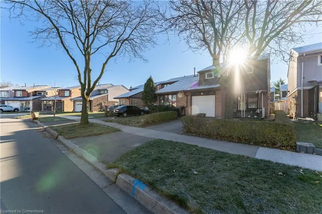 Additional image 2 of 52 Wallis Cres