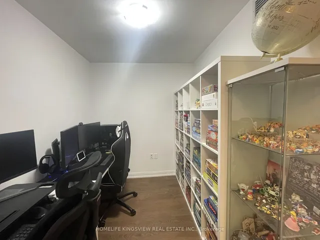 Additional image 10 of 275 Village Green Sq Unit 2220