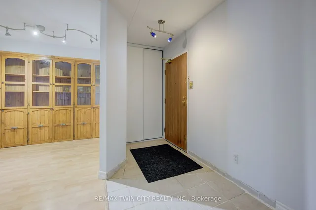 Additional image 3 of 3085 Kingsway Dr Unit 25