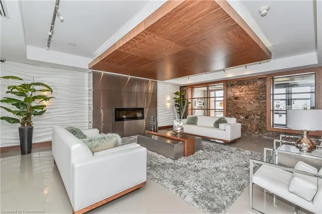 Additional image 7 of 112 Benton St Unit 604