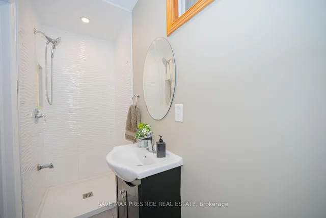 Additional image 19 of 84 WIMBLETON Cres