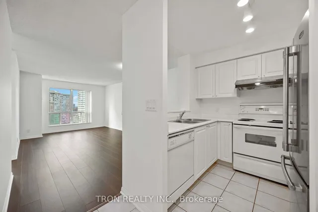 Additional image 6 of 11 Lee Centre Dr Unit 2015