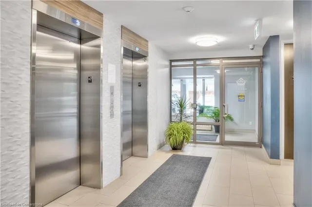 Additional image 6 of 399 Queen St S Unit 211