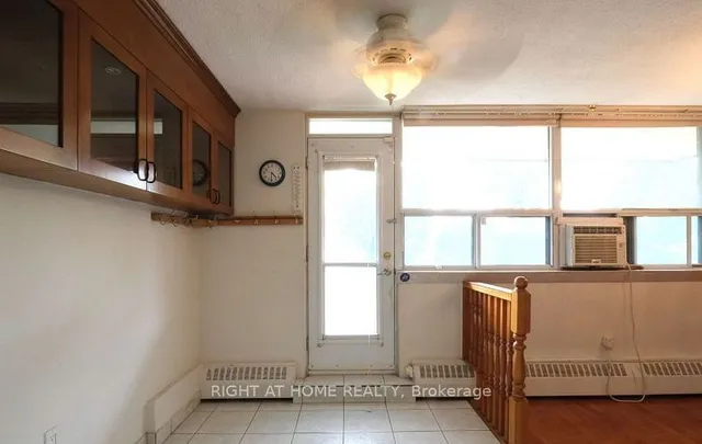 Additional image 9 of 541 Blackthorn Ave Unit 405